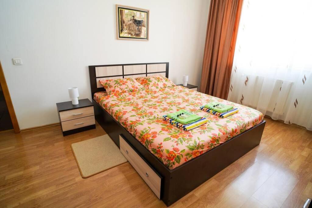Sky Modern 1 Bedroom Apt W Free Parking ブカレスト エクステリア 写真