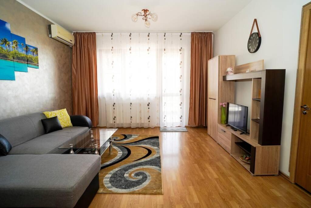 Sky Modern 1 Bedroom Apt W Free Parking ブカレスト エクステリア 写真