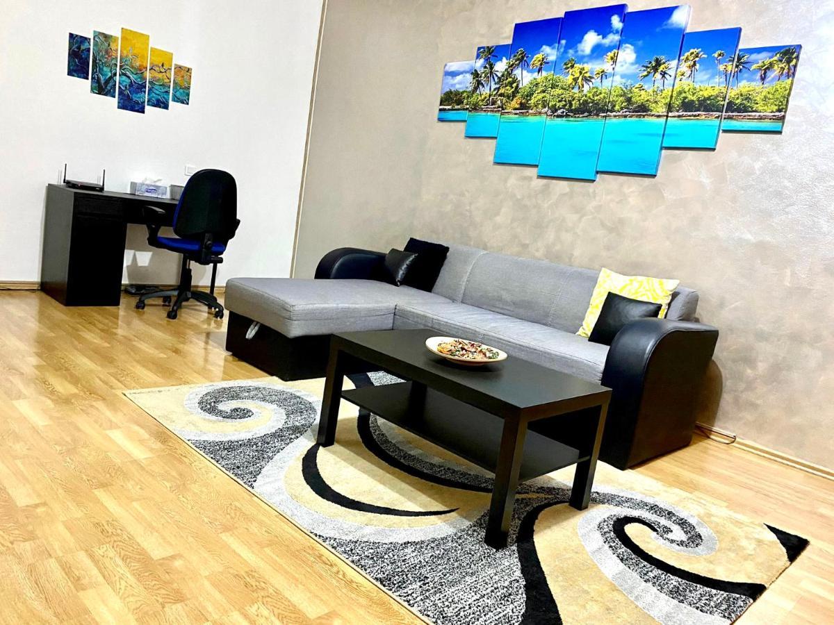 Sky Modern 1 Bedroom Apt W Free Parking ブカレスト エクステリア 写真