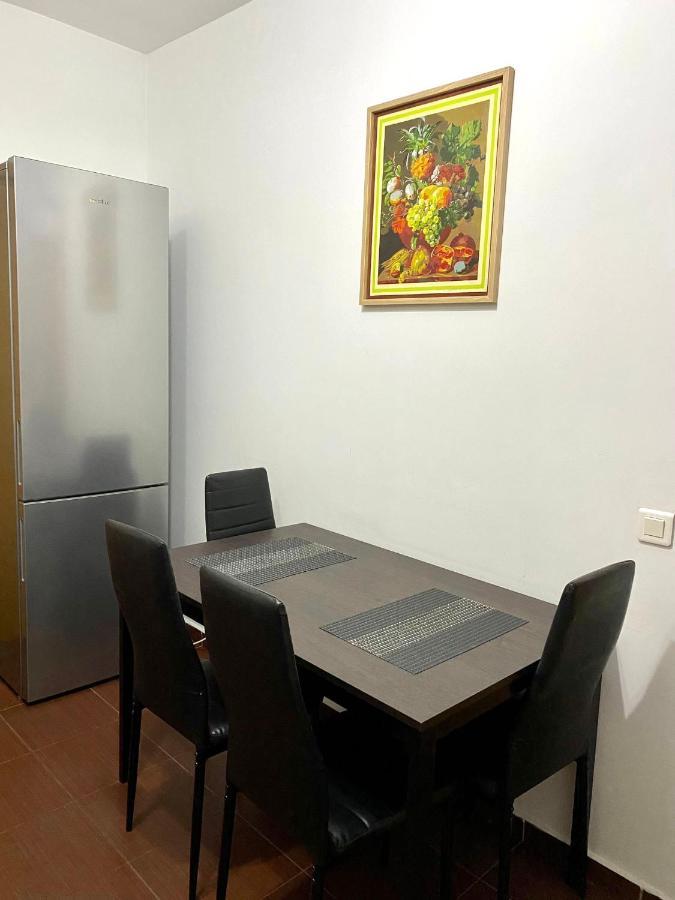 Sky Modern 1 Bedroom Apt W Free Parking ブカレスト エクステリア 写真